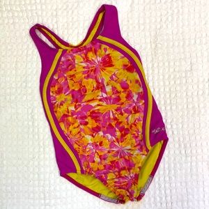 Like new little girls sz8 1pc Speedo